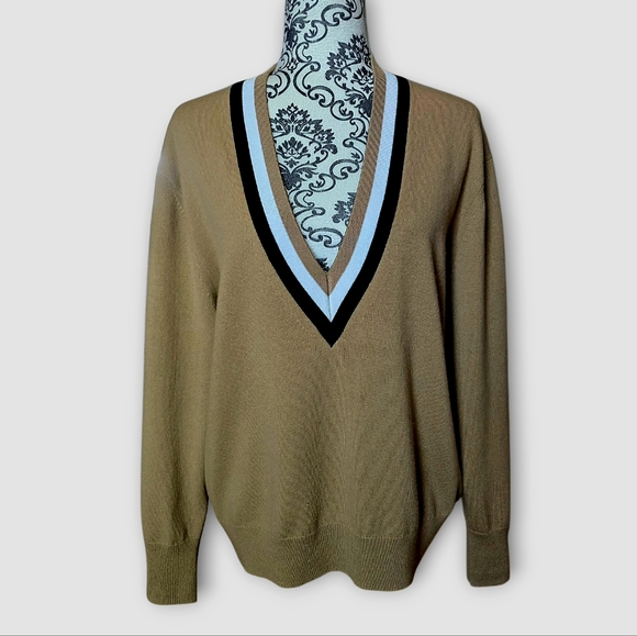 Boss Felipina Wool Blend V Neck Sweater Size Medium - Picture 3 of 13